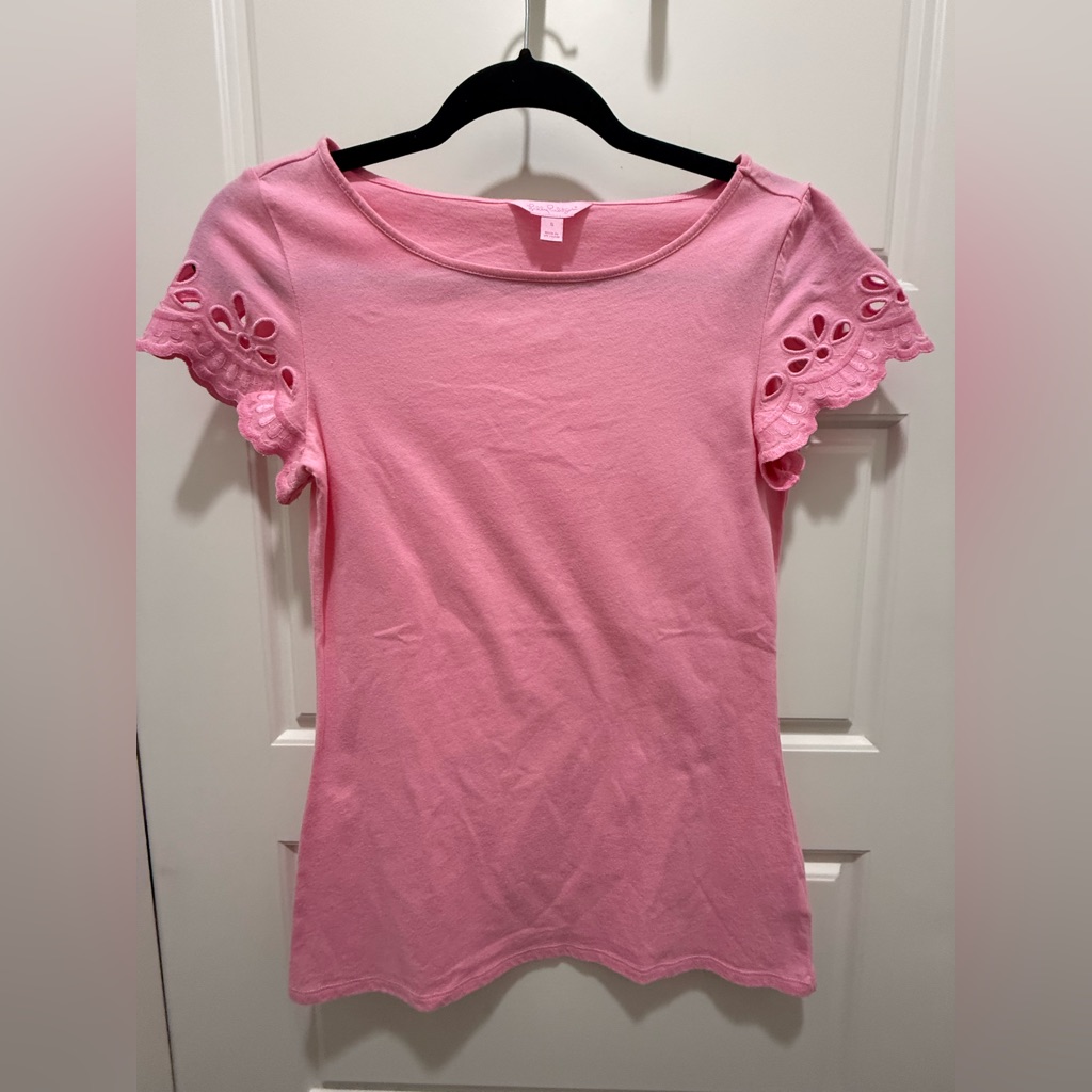 Lilly Pulitzer Pink 100% Cotton Tshirt W/Embroidered Flitter Sleeves. Sz Small